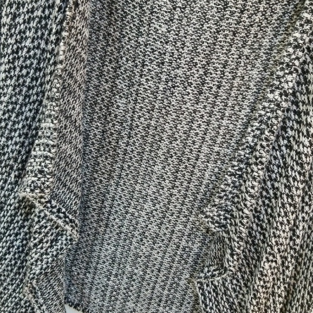 HOODED ๐ CARDIGAN - Picture 4 of 5